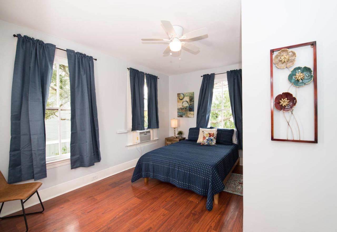 Beautiful Two-Story In Central Galveston, Short Walk To Beach, Near Downtown! | Seas The Breeze Villa Luaran gambar