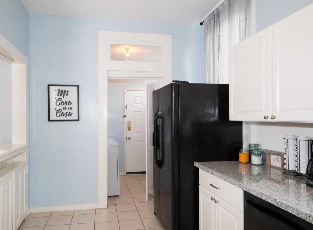 Beautiful Two-Story In Central Galveston, Short Walk To Beach, Near Downtown! | Seas The Breeze Villa Luaran gambar