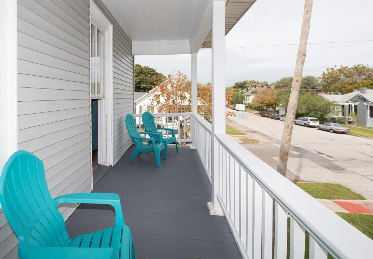 Beautiful Two-Story In Central Galveston, Short Walk To Beach, Near Downtown! | Seas The Breeze Villa Luaran gambar