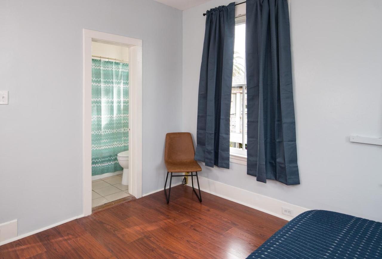 Beautiful Two-Story In Central Galveston, Short Walk To Beach, Near Downtown! | Seas The Breeze Villa Luaran gambar
