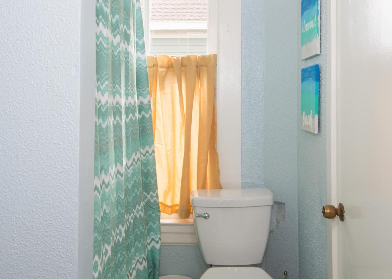 Beautiful Two-Story In Central Galveston, Short Walk To Beach, Near Downtown! | Seas The Breeze Villa Luaran gambar