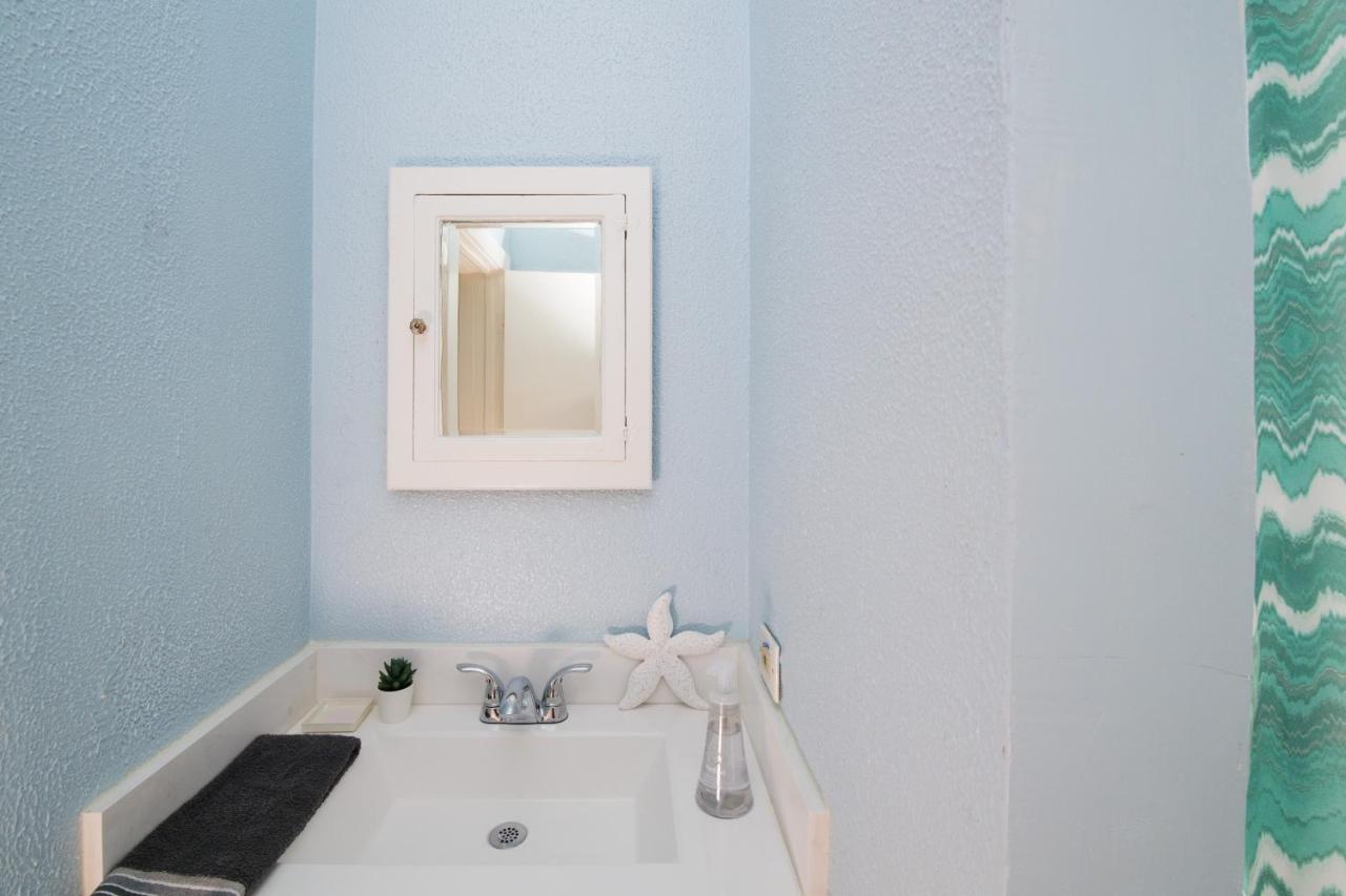 Beautiful Two-Story In Central Galveston, Short Walk To Beach, Near Downtown! | Seas The Breeze Villa Luaran gambar
